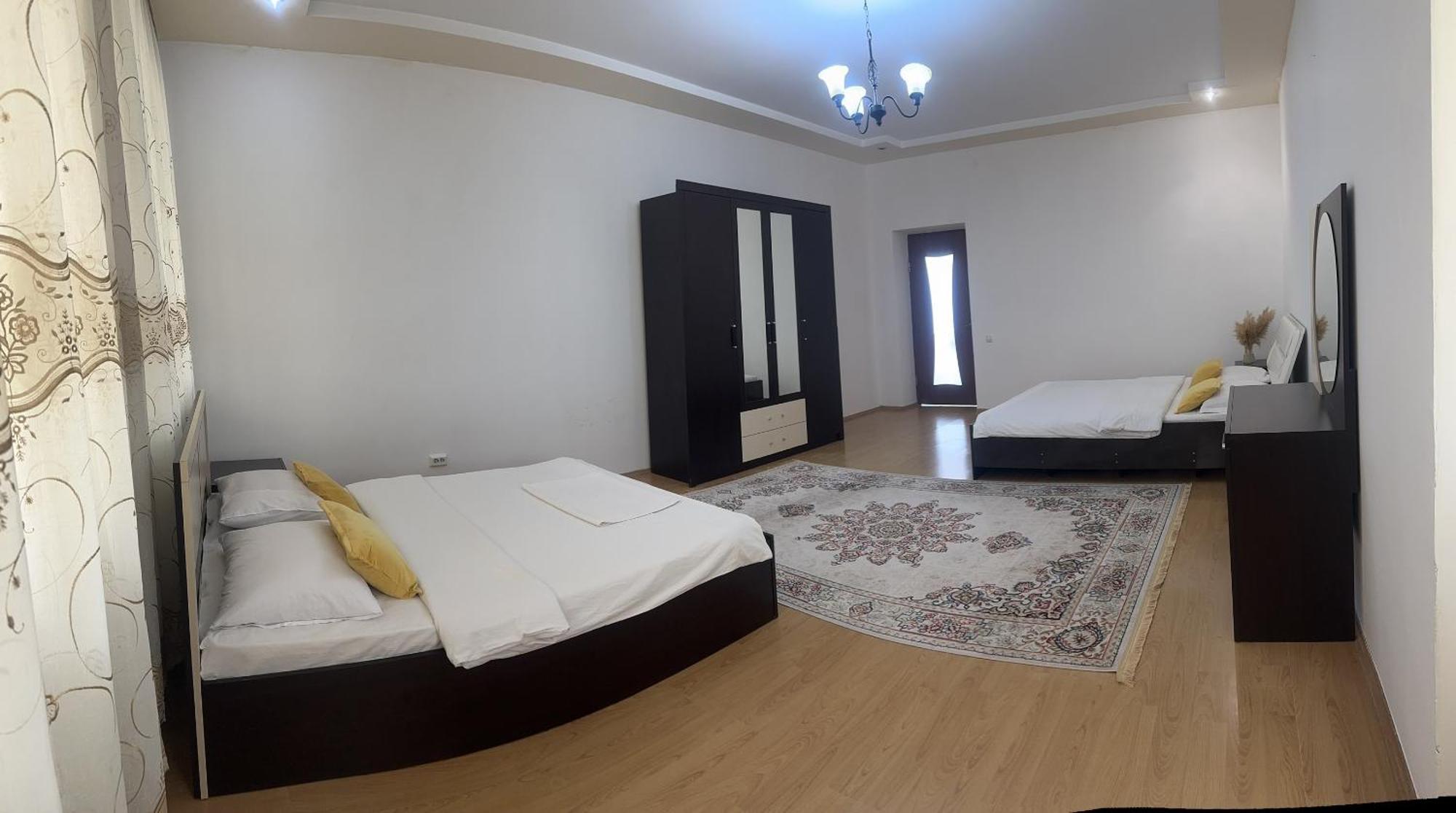Просторная И Уютная 3Х Комнатная В Центре! Uralsk Eksteriør billede